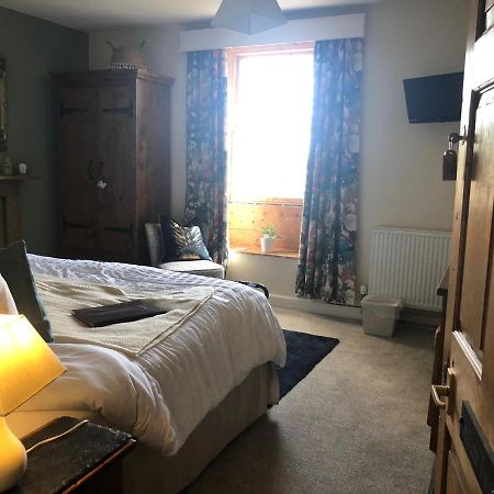 The Hollow Bed And Breakfast Great Longstone 外观 照片