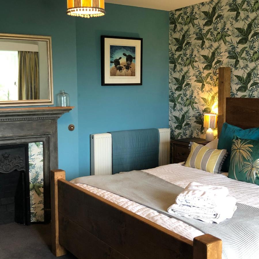 The Hollow Bed And Breakfast Great Longstone 外观 照片