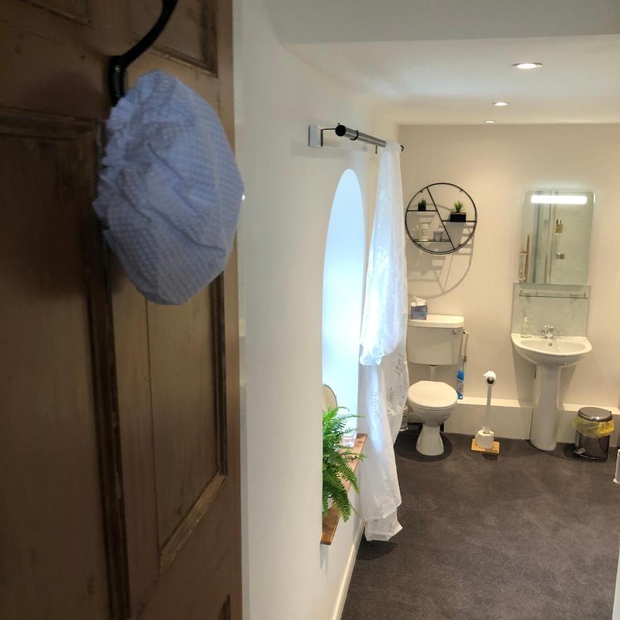 The Hollow Bed And Breakfast Great Longstone 外观 照片